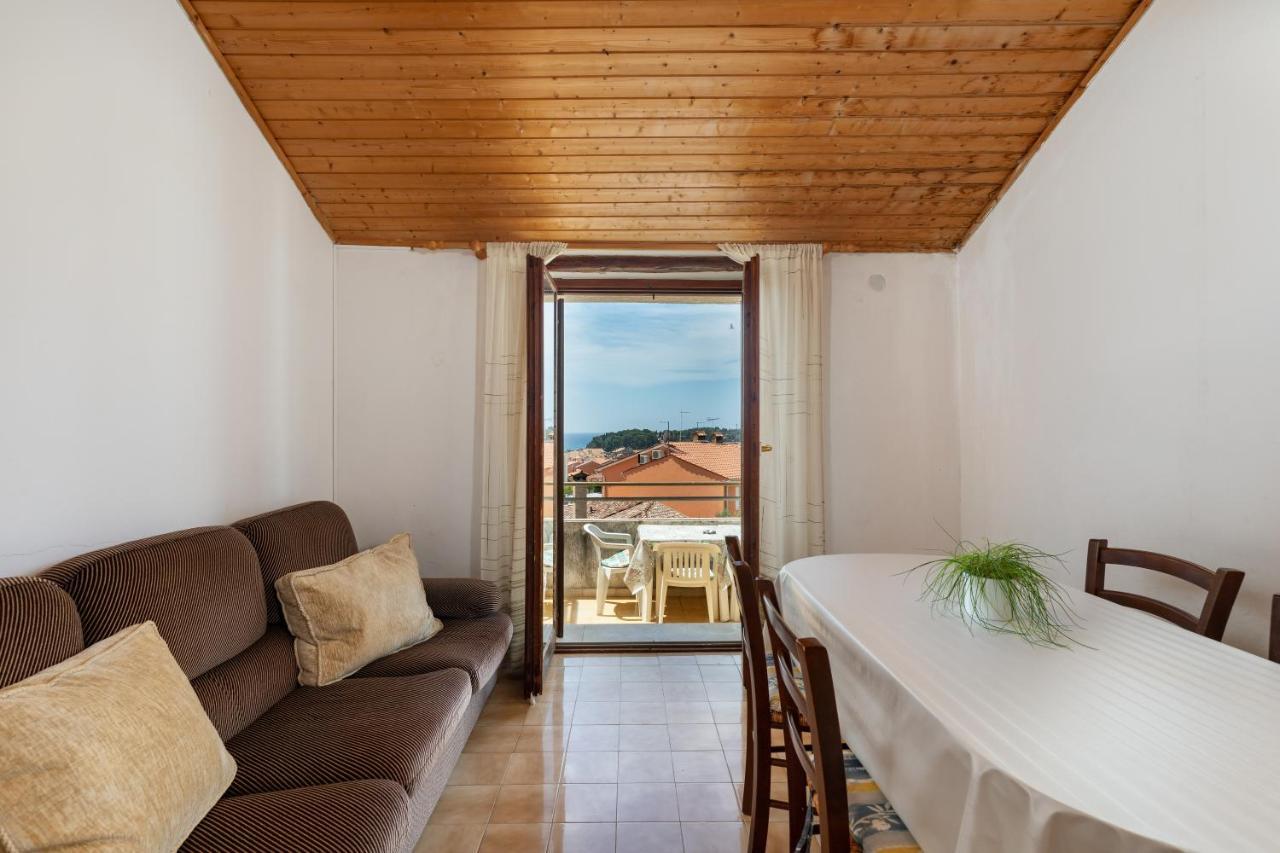 Apartments And Room Pergola Ровинь Экстерьер фото
