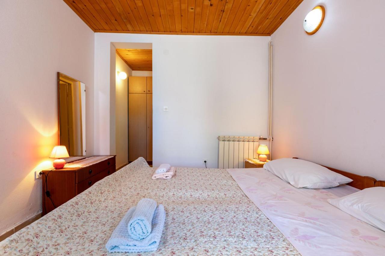Apartments And Room Pergola Ровинь Экстерьер фото